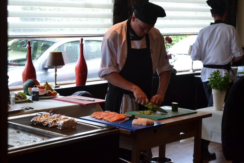 Hotel Het Wapen Van Drenthe โรเดิน ภายนอก รูปภาพ